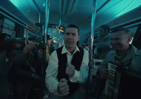 COMPARAȚIE VIDEO. Controverse în cazul piesei alese să reprezinte Republica Moldova la Eurovision 2022. Versurile unioniste din varianta originală au dispărut