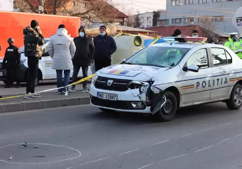 Polițistul care a lovit mortal o fată mergea cu girofarul pornit, deși nu era în misiune urgentă. Unde se ducea