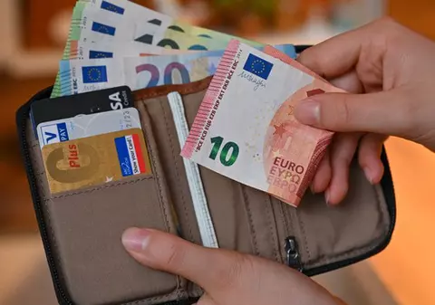 Unde sunt cele mai mici salarii minime pe economie în UE. Doar două țări stau mai prost decât România