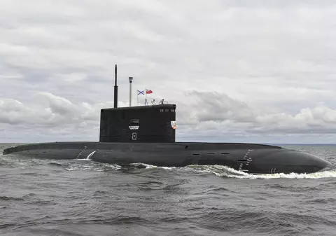Submarinele rusești amenință rețeaua subacvatică de cabluri de internet, avertizează șeful apărării din Marea Britanie