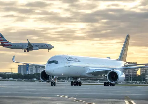 Un avion care decolase din Miami spre Londra s-a întors din drum după ce o pasageră a refuzat să poarte masca