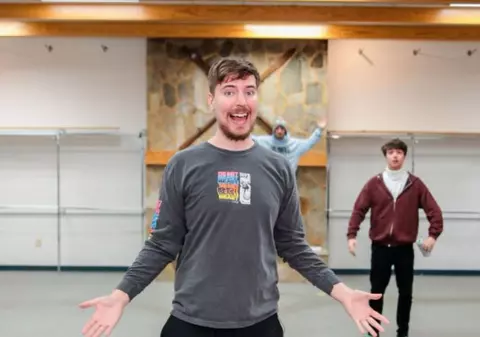 Top 10 cei mai bine plătiți Youtuberi din 2021. Un tânăr de 23 de ani a câștigat circa 54 de milioane de dolari