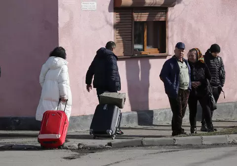 Povestea emoționantă spusă la vamă a unei familii fugite din Ucraina, prin România: „Ne-am lăsat mamele bătrâne acolo, de asta nu vrem să ne faceți poze la fețe”