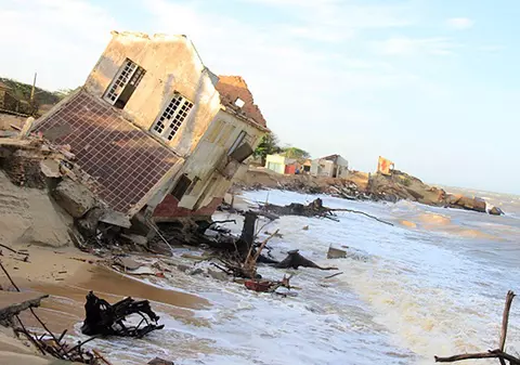 „Imaginea apocalipsei”. O localitate din Brazilia dispare treptat în apele oceanului