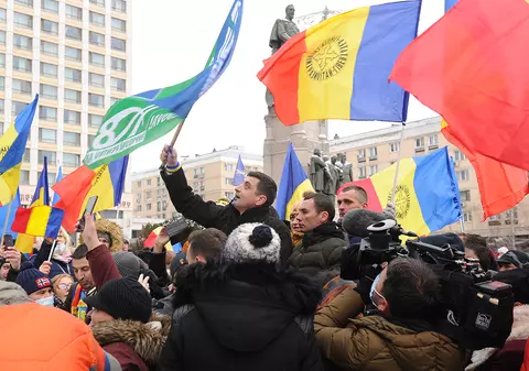 Generația de AUR. Ignorați de partidele mari și de stat, tinerii rămași fără educație și fără job se vor îndrepta spre extreme