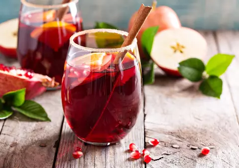 Ce este Sangria. Cum se prepară o băutură Sangria