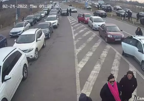 Doi operatori de telefonie din Republica Moldova oferă cartele gratuite la frontiera cu Ucraina