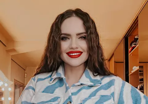 Cristina Șișcanu a slăbit, după ce se îngrășase 7 kilograme. S-a pozat în sutien pentru a arăta rezultatul: „Mă întrebau dacă sunt însărcinată”