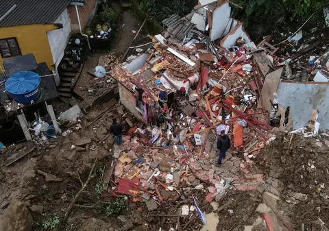 „Arată ca o zonă de război”. Cel puțin 123 de oameni au murit în Brazilia, în urma inundațiilor catastrofale