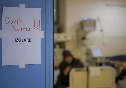 Record de infectări COVID în pandemie: peste 40.000 de noi cazuri în 24 de ore. Crește numărul pacienților ATI