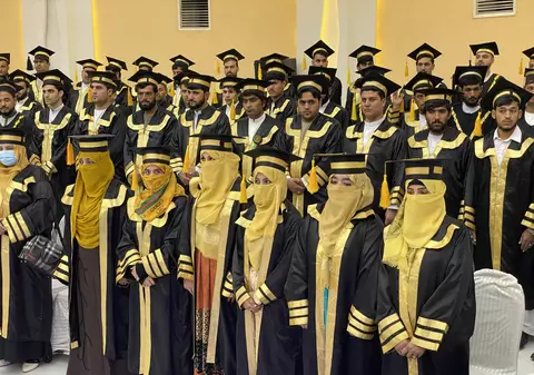 Talibanii redeschid universitățile din Afganistan cu reguli stricte pentru studente