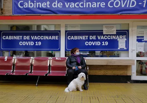 Peste 11.000 de români s-au vaccinat anti-COVID-19 în ultimele 24 de ore. Doar 2.236 de imunizări cu prima doză