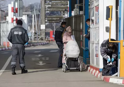 Anastasia, fetița care va prinde probabil anul 2100 și va ști toată viața ei că a împlinit primul an ca refugiată în România