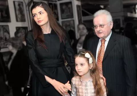 Irinel Columbeanu nu a invitat-o pe fiica lui la lansarea cărții. Pe Monica Gabor a vrut-o lângă el: „Nu cred că aș fi făcut bine ca părinte”