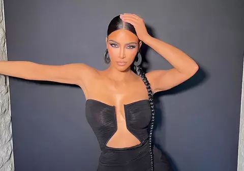 Kim Kardashian, într-o pereche de bikini minusculi. Apariția a fost răsplătită de fani cu peste 3 milioane de like-uri pe Instagram