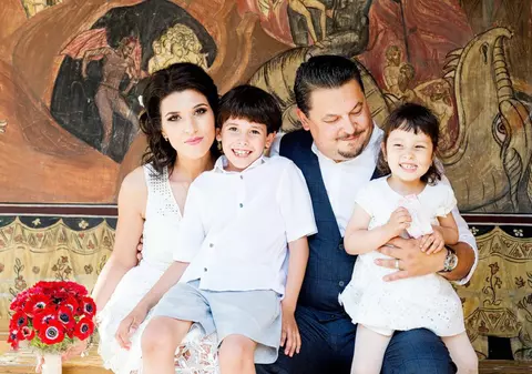 Cum este Mihai Bobonete ca tată. Juratul de la „Românii au talent” are doi copii: „Ei ne educă pe noi”