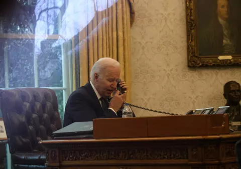 Biden le-ar fi spus aliaților europeni, inclusiv lui Iohannis, că Putin e decis să invadeze Ucraina, iar un atac e posibil în câteva zile