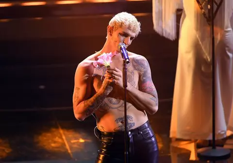 Un botez simulat pe scena de la Sanremo a indignat Vaticanul. "A profanat simbolurile sfinte ale credinţei catolice"