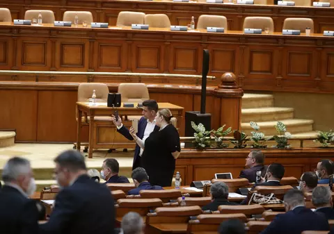 Noul regulament din Camera Deputaților: fără gesturi agresive, fără bannere și live doar în anumite condiții