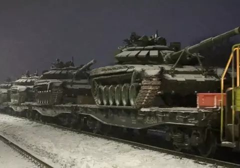 „Beau foarte mult și vând motorină”. Localnicii din Belarus, nemulțumiți de soldații ruși sosiți pentru manevrele militare