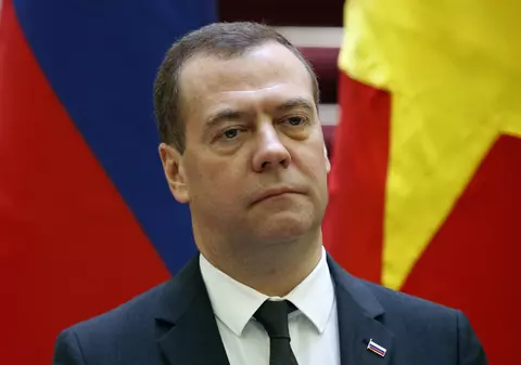 Dmitri Medvedev: Rusia are puterea de a-i pune pe toţi duşmanii obraznici la locul lor