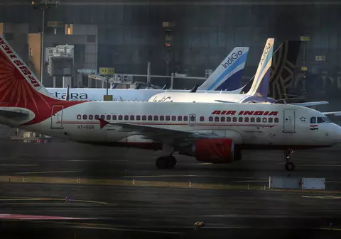 Sute de indieni care lucrau în Ucraina vor fi repatriaţi prin România