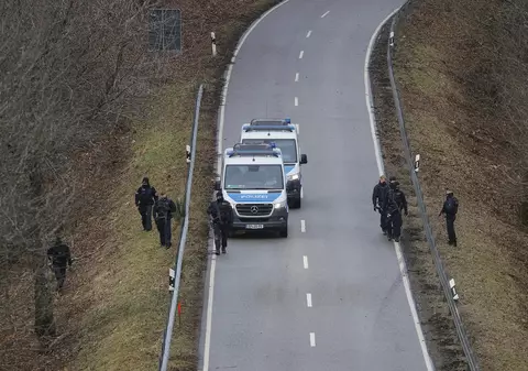 Arestări în Germania, după ce doi polițiști au fost omorâți la un control de rutină. Ce au descoperit autoritățile