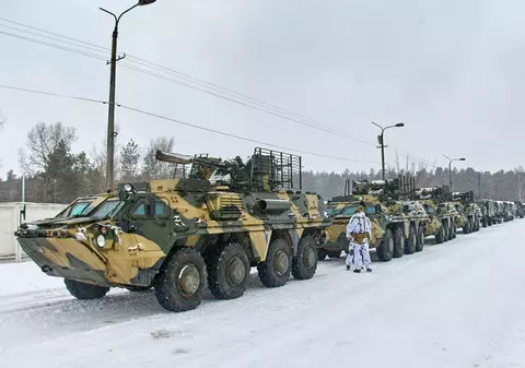 Ucraina își va mări armata cu 100.000 de militari, în următorii trei ani. Mesajul ferm transmis, de la tribuna Parlamentului, de președintele Zelenski