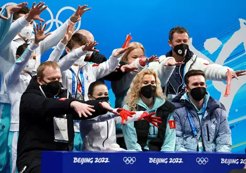 Suspiciuni de dopaj la Jocurile Olimpice: Rusia a câștigat proba pe echipe la patinaj artistic, dar n-a primit medaliile