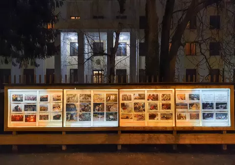 Imagini cu oameni morți sau mutilați, afișate de Ambasada Rusiei la București: „Adevărul despre crimele Ucrainei în Donbas”