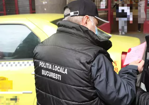 Poliţia Locală Bucureşti: Amendă de 10.000 de lei pentru un taximetrist care a încercat să negocieze tariful cu trei refugiaţi