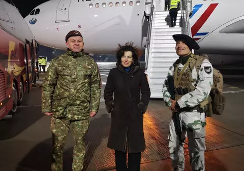 Peste 200 de militari francezi au ajuns în România. Ambasadoarea Laurence Auer: „Este o forţă care va rămâne cu titlu permanent”