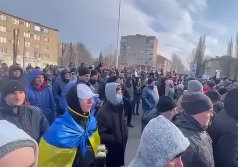 Mii de locuitori din Melitopol protestează față de forțele ocupante și cer eliberarea primarului luat prizonier de ruși