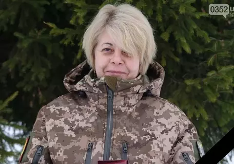 În ziua în care a murit reușise să salveze 10 vieți. Acum e prima femeie devenită oficial eroină în Ucraina