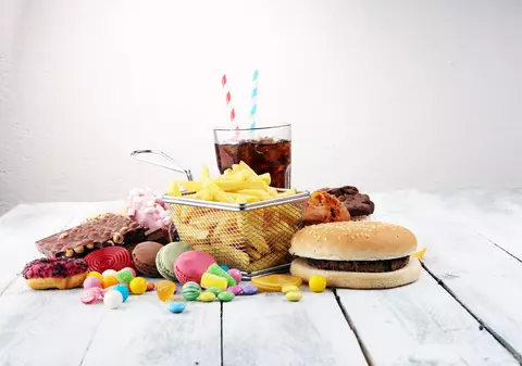 Alimente care îngrașă. Care sunt alimentele cu cele mai multe calorii