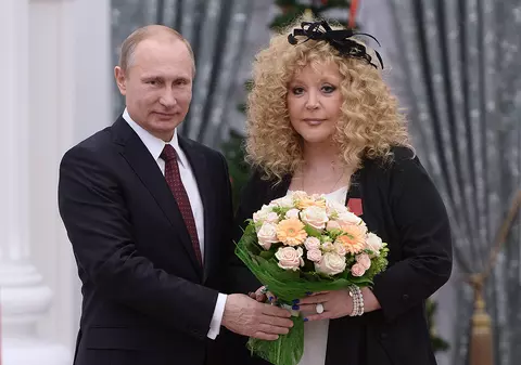 O lovitură de imagine uriașă, pe care regimul Putin încearcă să o amâne: misterul plecării din țară a Allei Pugaciova, cel mai mare star sovietic 