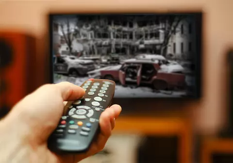 Cum au arătat audiențele televiziunilor în prima lună de război. Trei posturi au crescut puternic, PRO TV și Antena 1, în scădere