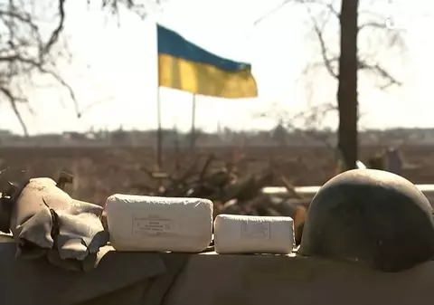 Conținutul straniu al pachetelor albe lăsate în urmă de rușii respinși din Mikolaiv: bandaje medicale fabricate în 1978