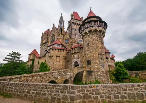 Castelul Burg Kreuzenstein - un loc de basm în apropiere de Viena, Austria