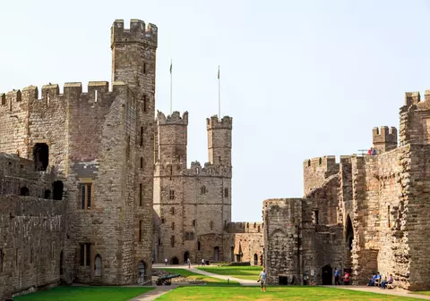 Castelul Caernarfon – unul dintre cele mai impresionante castele din Țara Galilor