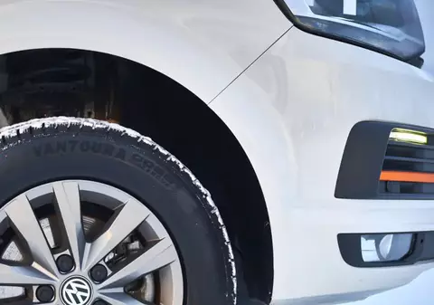 Ce montăm acum: anvelope all-season sau anvelope de vară?