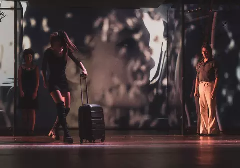 Trei surori - un scenariu (ne)firesc de liber după Cehov în acest weekend la TNB