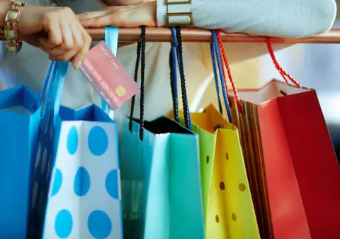 Diferența dintre un produs „fake” și un produs „dupe”