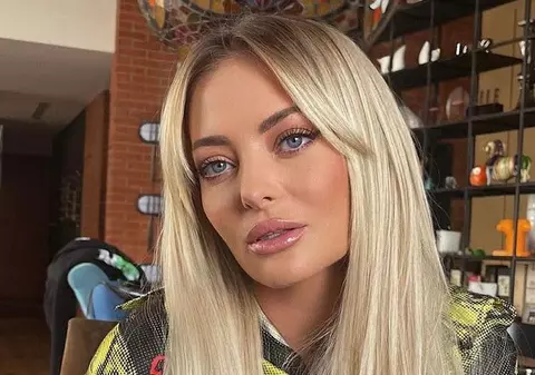 Delia, reacție nervoasă pe internet. Ce a scos-o din minți pe artistă: „E rușinică? Ipocriților!”