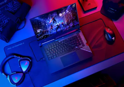 ROG Strix SCAR 17 (G733Z): gaming la nivel de competiție