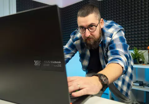 Cum să editezi și să faci vlogging cu tutorialele lui Gabriel Barna