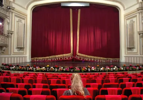A fost lansată aplicația mobilă cu programul de la peste 50 de teatre din România