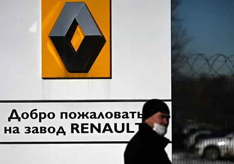 Renault își oprește producția de automobile la fabrica din Moscova
