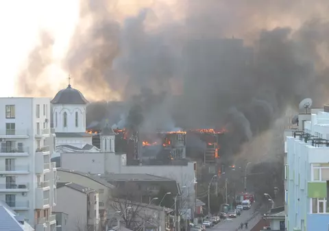 A fost deschis dosar penal pentru distrugere, după incendiul de la complexul comercial Prosper din Capitală