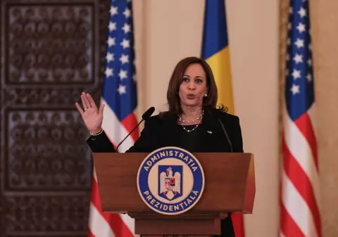 CNN: „Întrebată de un ziarist român dacă țara sa va fi următoarea invadată, Kamala Harris a putut spune doar că nu știe”